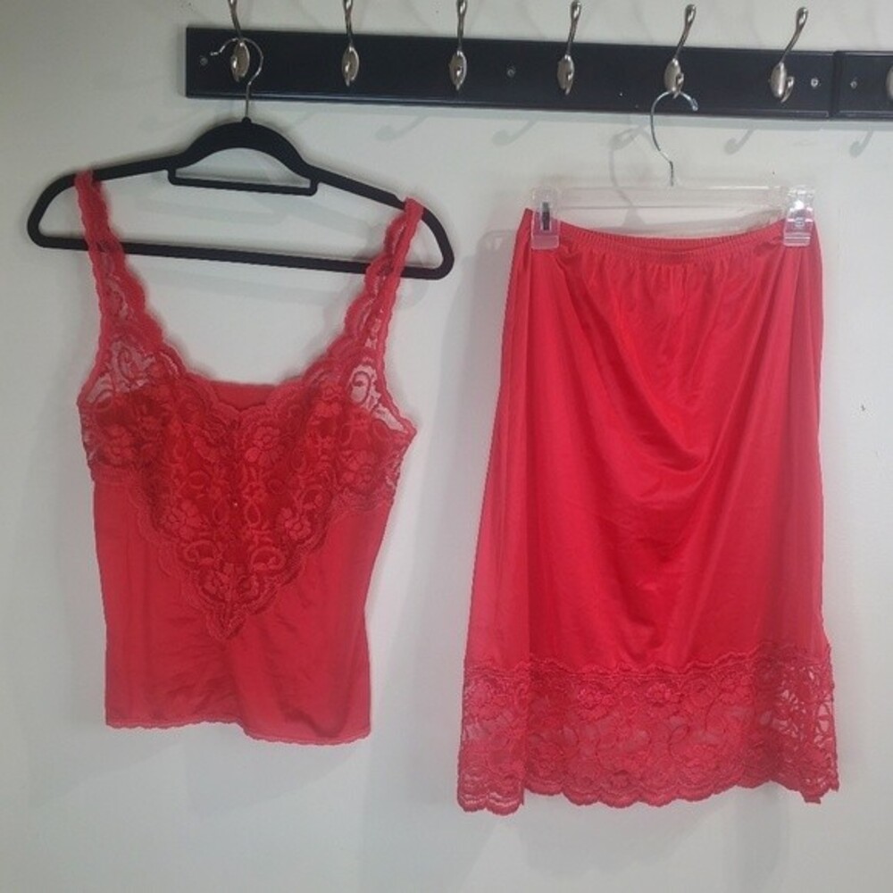 Cabernet vintage red camisole size 32 and slip size medium